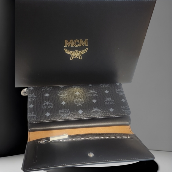 🚫SOLD🚫🆕️MCM Visetos Wallet Crossbody Bag - Picture 7 of 16